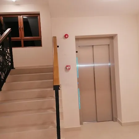 21 Elsa Iii Lägenhet